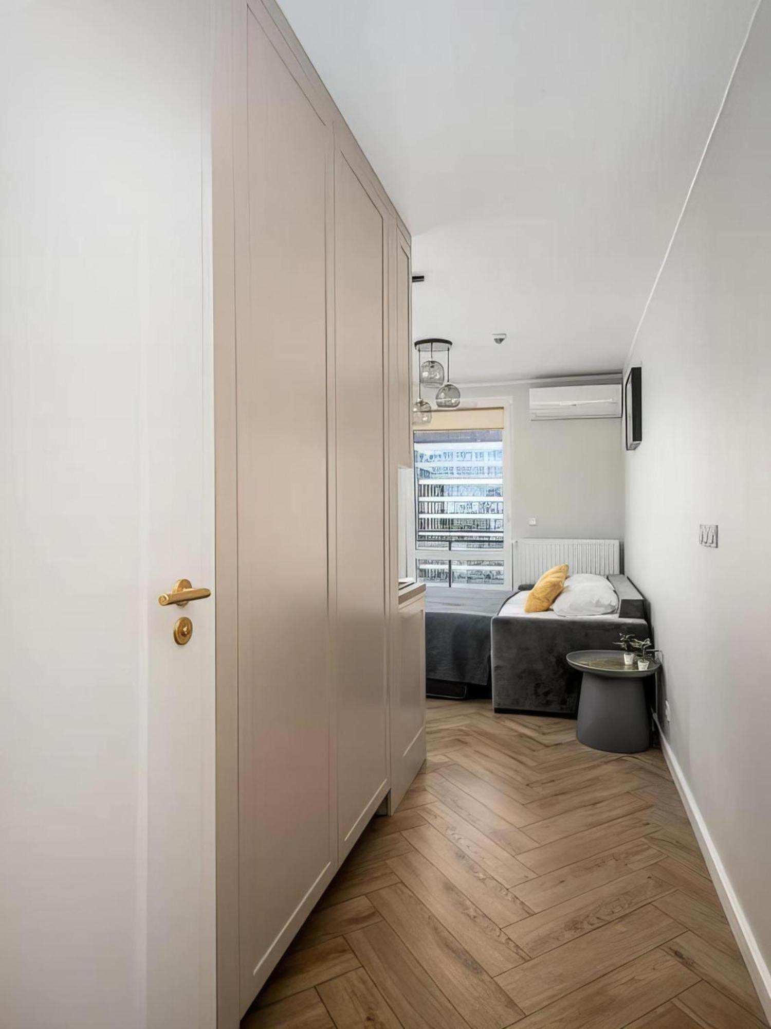 77 Wiktoryn Studio Apartman Varsó Kültér fotó